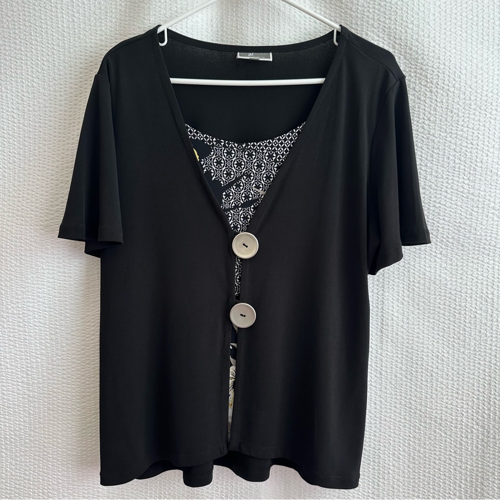 JM Collection Women’s Floral Black White Short Sleeve Blouse Size: Petite Large